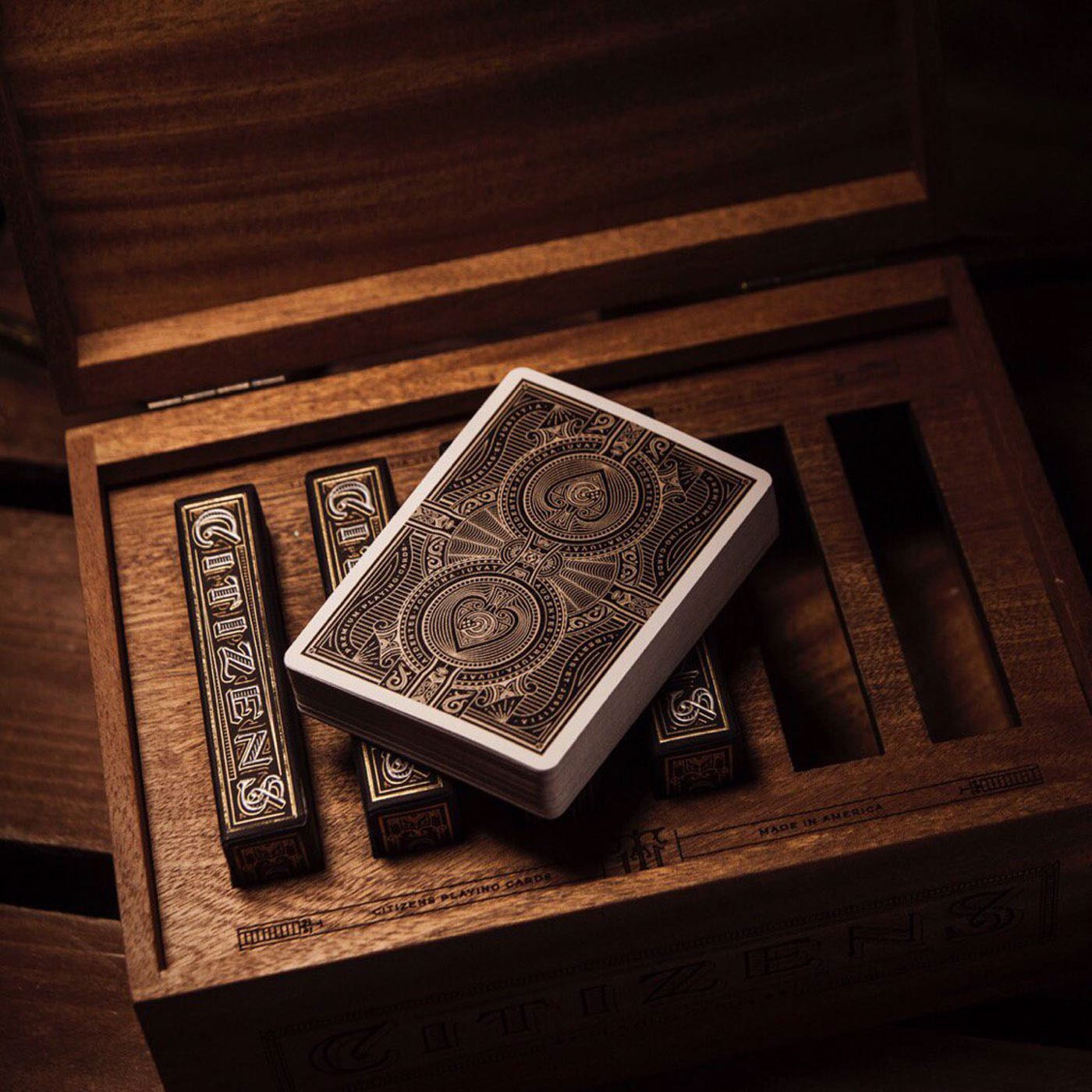 嘔心瀝血的藝術品-撲克牌包裝設計