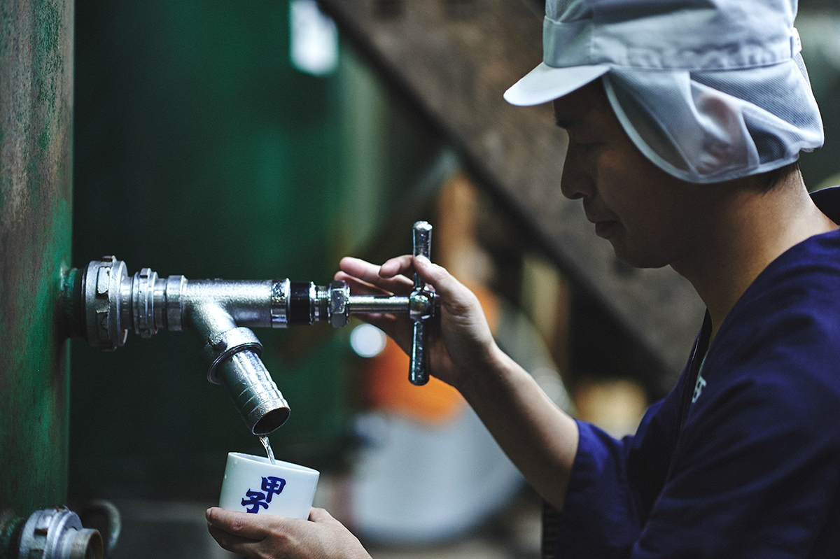 視覺盛宴——簡約大氣的白酒包裝設計