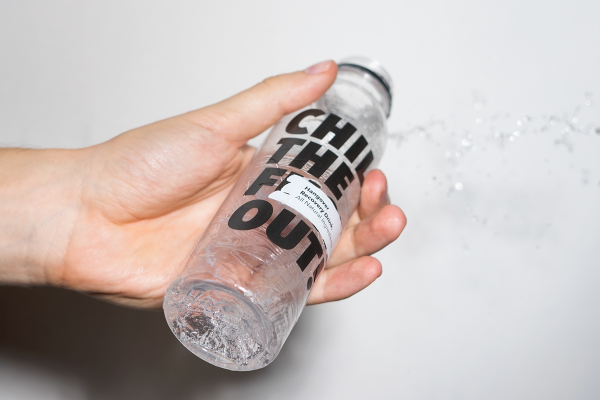 還在為喝酒頭暈而煩惱嗎？全新醒酒飲料產品及其品牌包裝設計。