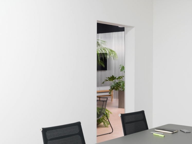 將庭院搬到室內|辦公室空間設計