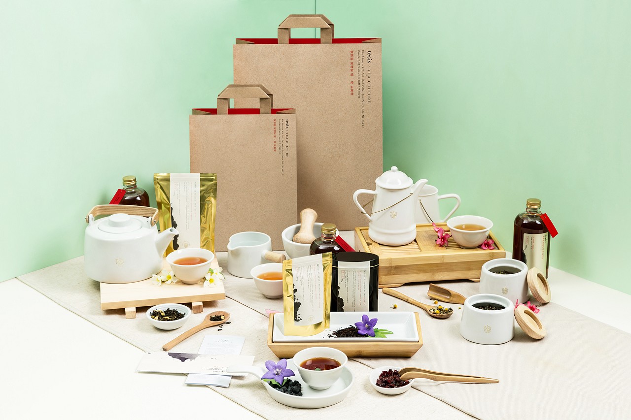 草本茶水墨包裝設計