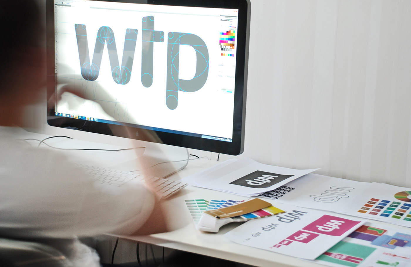 芬蘭油漆標志設計